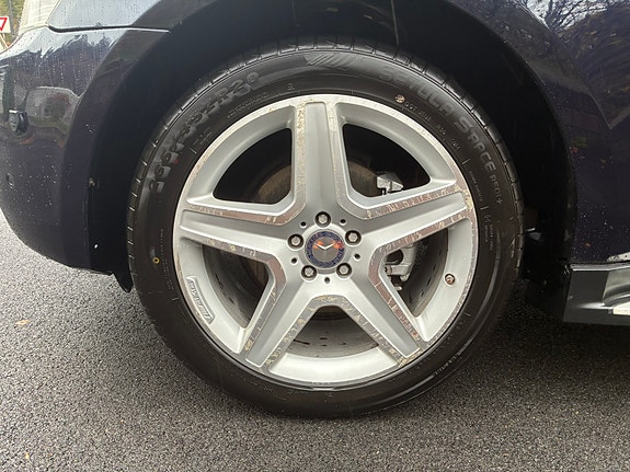 Mercedes-Benz ML350 4 of 17