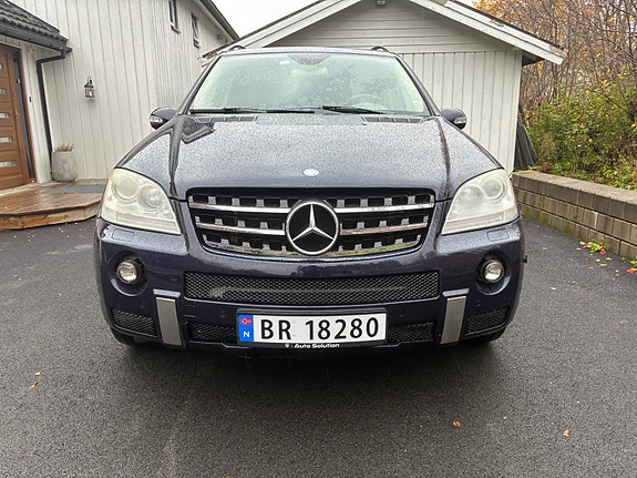 Mercedes-Benz ML350 9 of 17