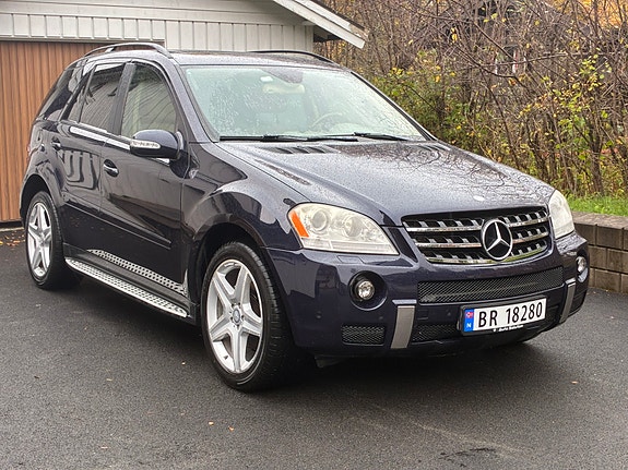 Mercedes-Benz ML350 3 of 17