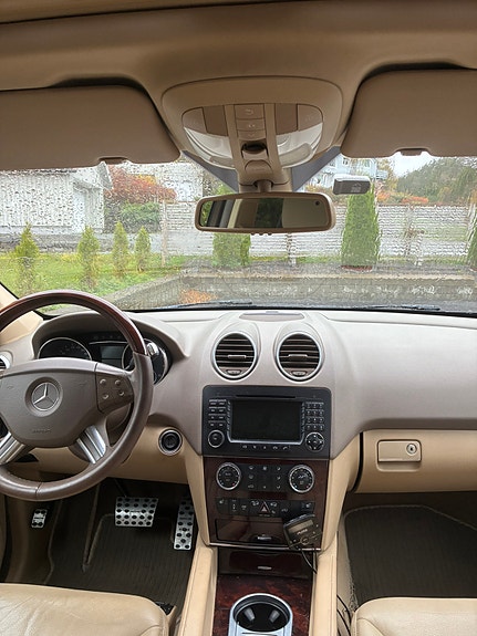 Mercedes-Benz ML350 17 of 17