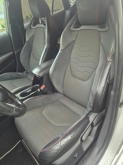 Toyota Corolla 7 of 13