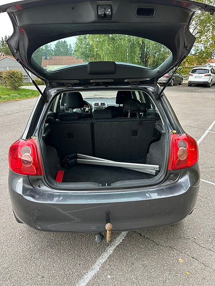 Toyota Auris 5 of 10