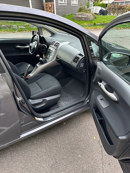 Toyota Auris 6 of 10
