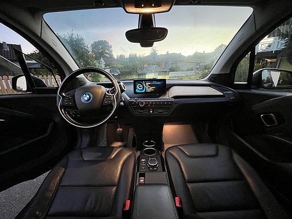 BMW i3 9 of 18