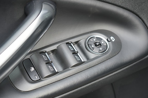 Ford Mondeo 15 of 30