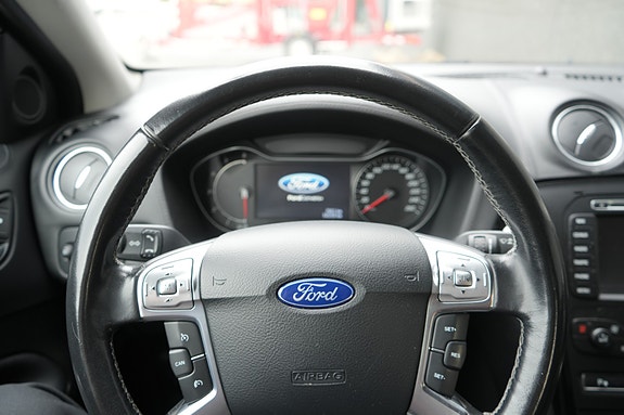 Ford Mondeo 24 of 30