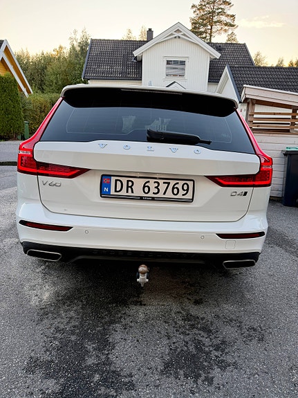 Volvo V60 Cross Country 6 of 12