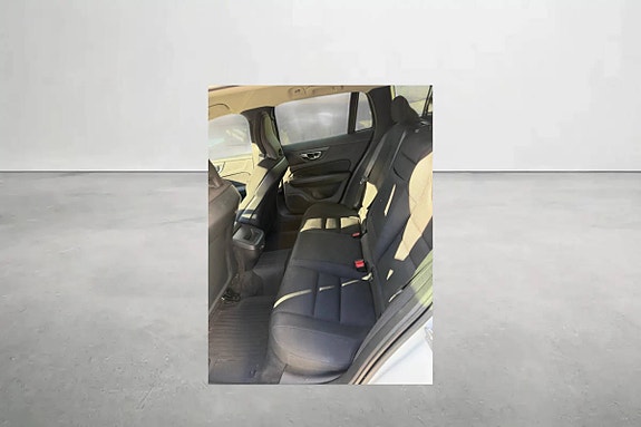 Volvo V60 Cross Country 11 of 12