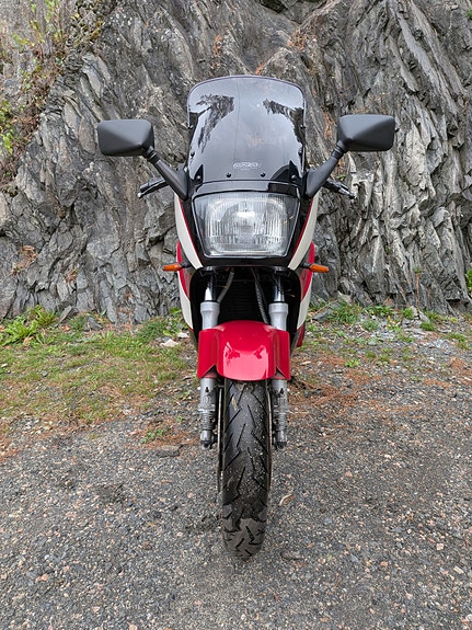 Kawasaki GPZ 600R 2 of 7