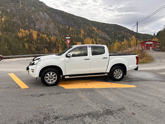 Isuzu D-max 2 of 7