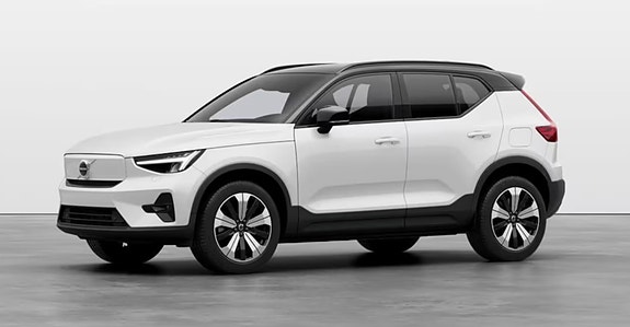 Volvo XC40 2 of 13