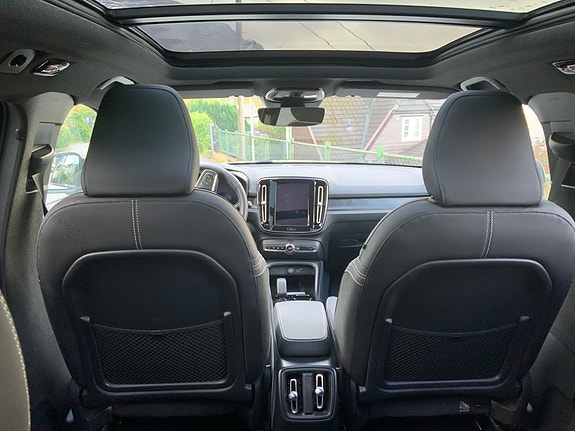 Volvo XC40 10 of 13