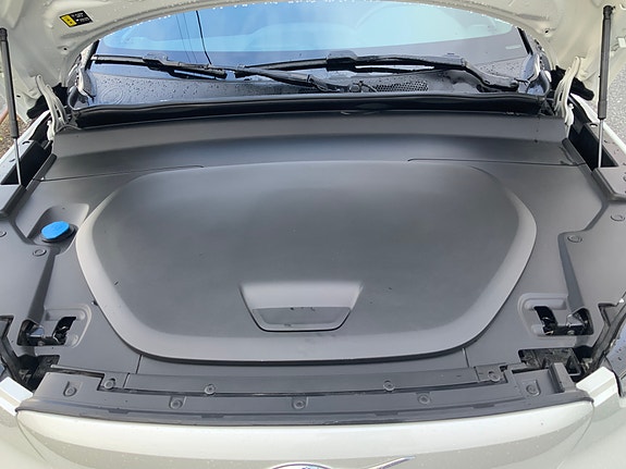 Volvo XC40 11 of 13