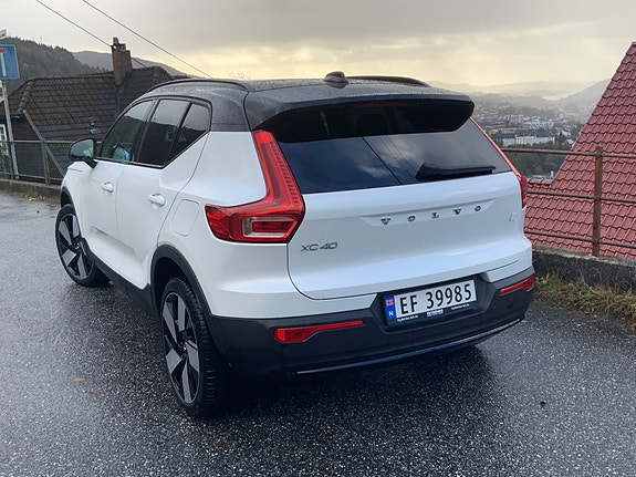 Volvo XC40 4 of 13