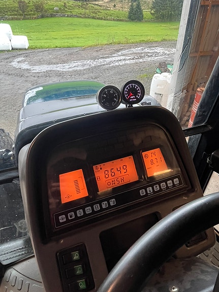 New Holland TS115 13 of 14