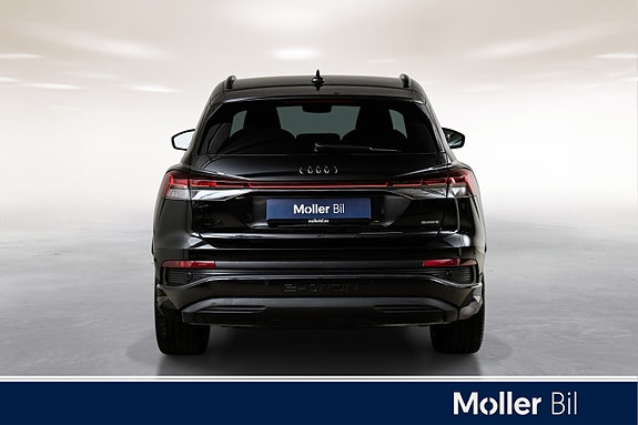 Audi Q4 e-tron 6 of 18