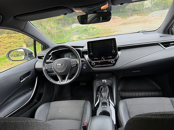 Toyota Corolla 8 of 17