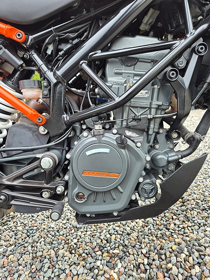 KTM 125 Duke 8 of 14