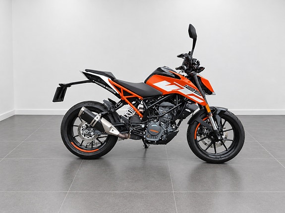 KTM 125 Duke 2 of 14