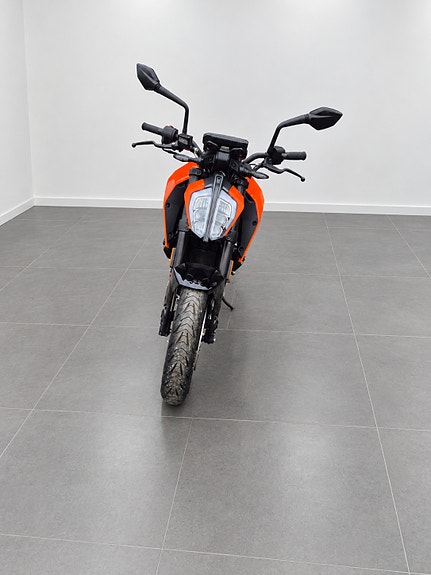 KTM 125 Duke 5 of 14