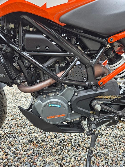 KTM 125 Duke 9 of 14