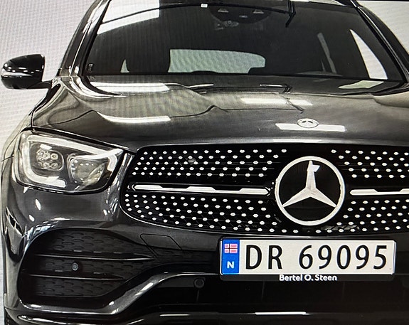 Mercedes-Benz GLC220 d 2 of 11