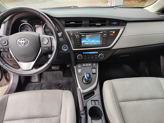 Toyota Auris 22 of 30