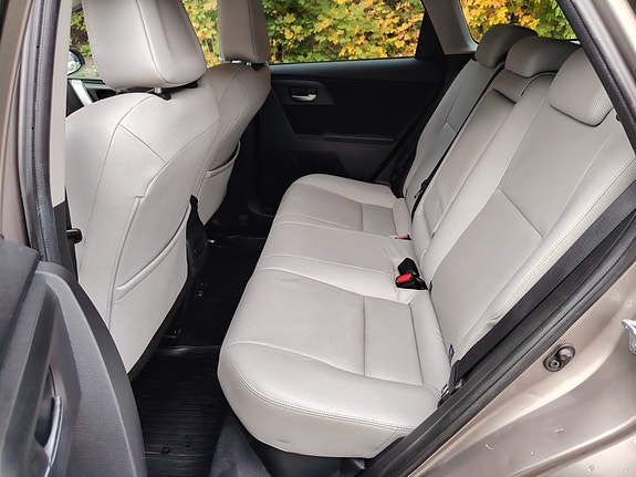Toyota Auris 19 of 30