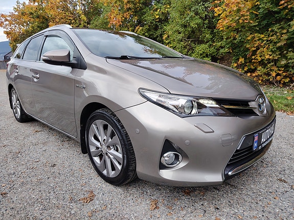Toyota Auris 11 of 30