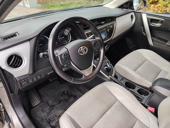 Toyota Auris 18 of 30