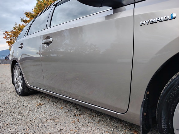 Toyota Auris 14 of 30