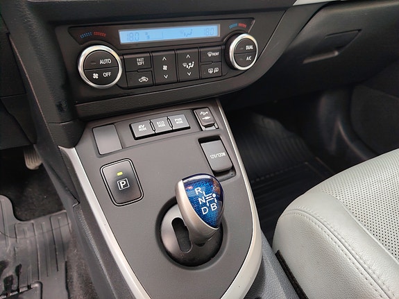 Toyota Auris 27 of 30