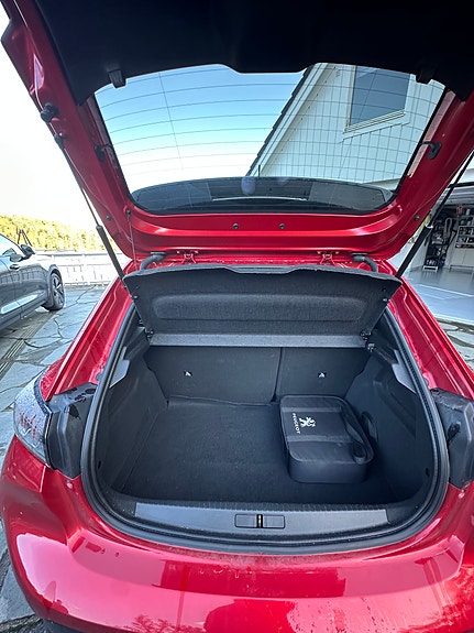 Peugeot 208 7 of 13