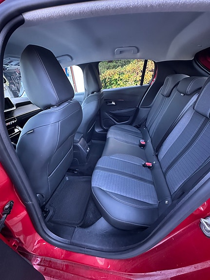 Peugeot 208 9 of 13
