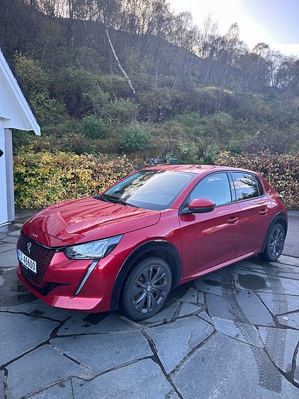 Peugeot 208 4 of 13