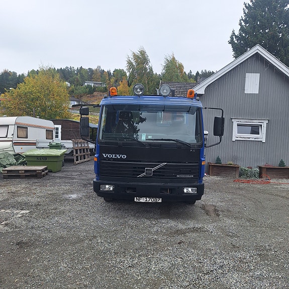Volvo 4 of 12