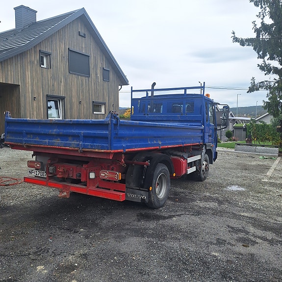 Volvo 6 of 12