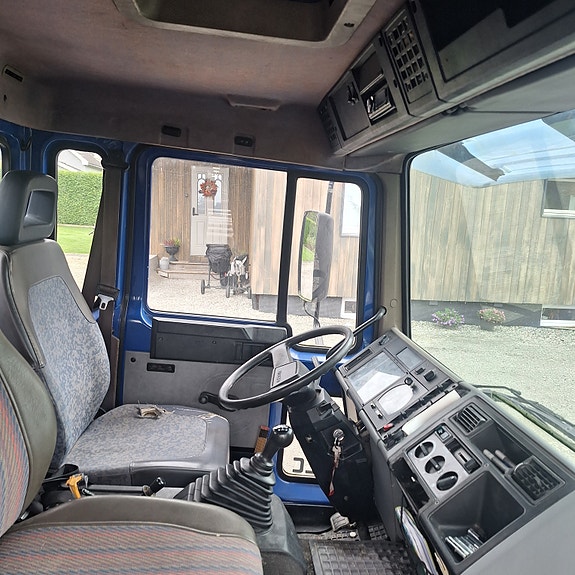 Volvo 9 of 12
