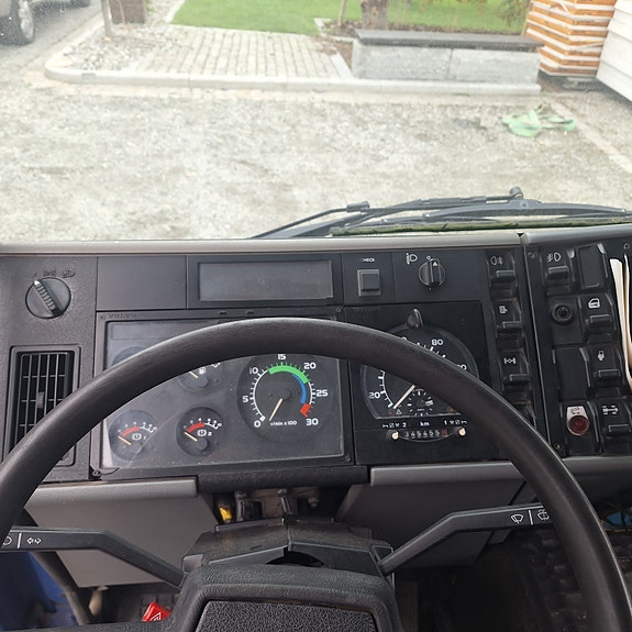 Volvo 8 of 12