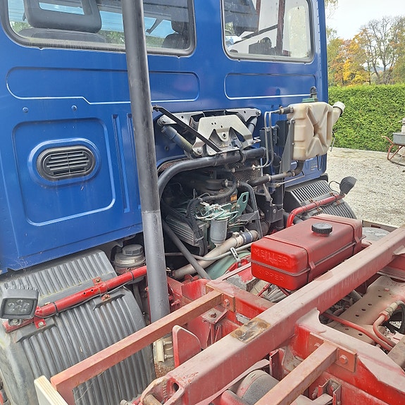Volvo 11 of 12