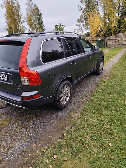 Volvo XC90 3 of 8