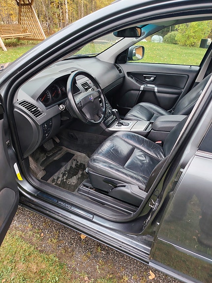 Volvo XC90 5 of 8