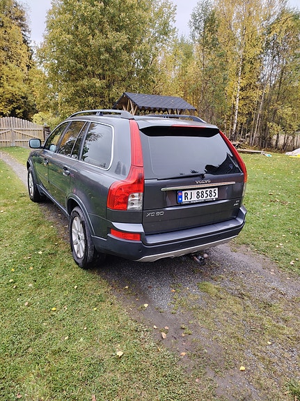 Volvo XC90 4 of 8