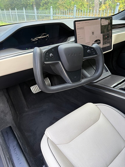 Tesla Model S 4 of 10