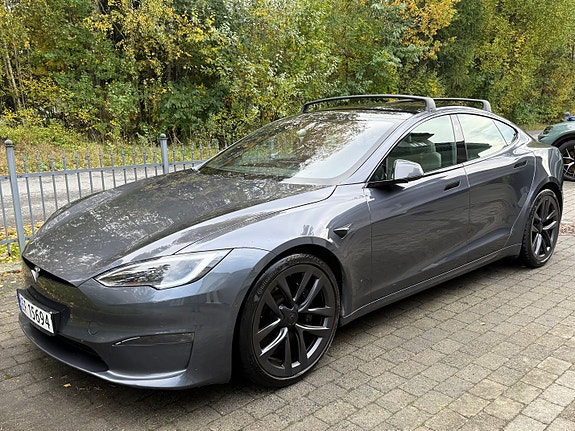 Tesla Model S 2 of 10