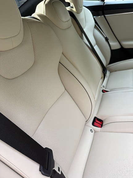 Tesla Model S 7 of 10