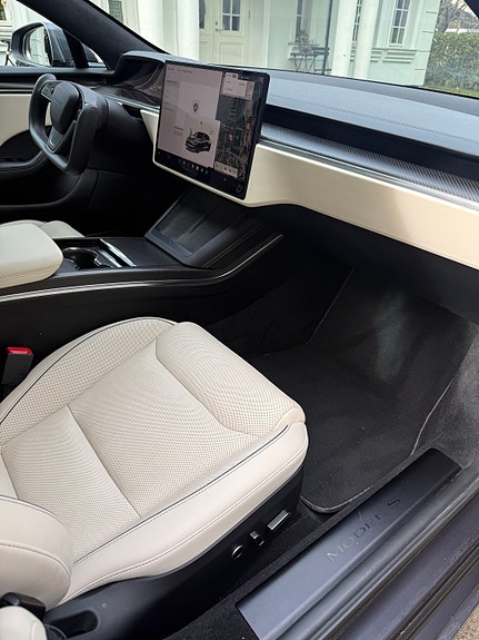 Tesla Model S 6 of 10
