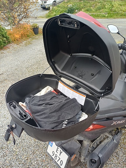 Yamaha X-Max 300 3 of 7