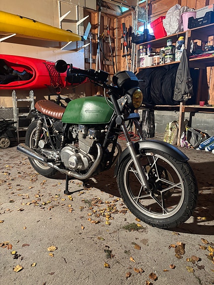 Suzuki GS 400 2 of 15