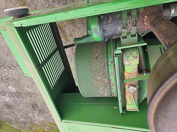 John Deere 1042 9 of 18